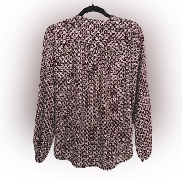 NWOT Tahari crossover long sleeve top size Medium - Picture 2 of 4